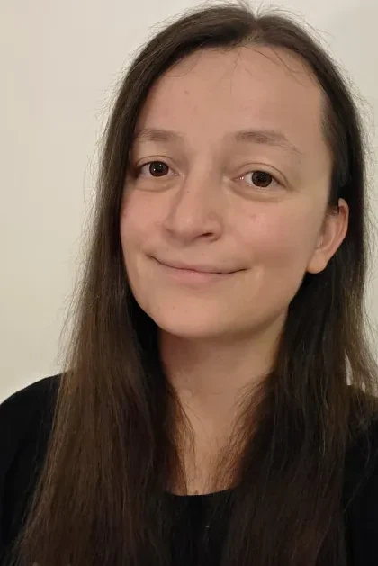 Szani Réka - Gyógytorna, mozgásszervi rehabilitáció, Schroth-terápia, FDM, köpölyözés és kineziológiai tapasz